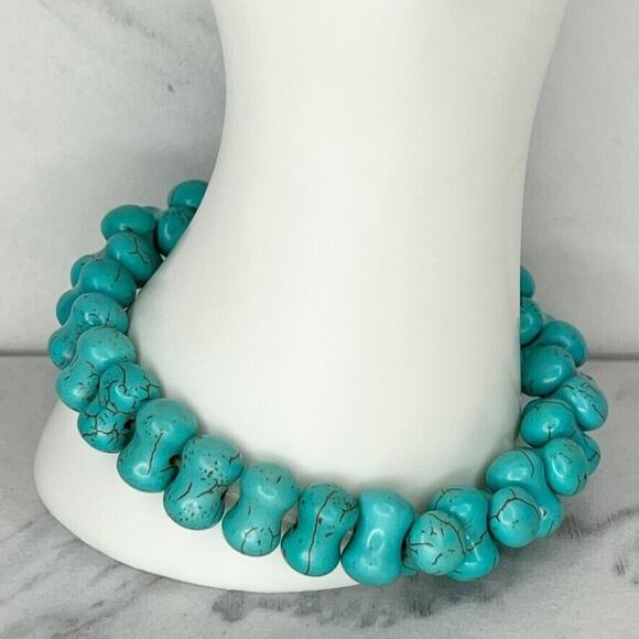 Chunky Faux Turquoise Beaded Stretch Bracelet - Picture 5 of 7